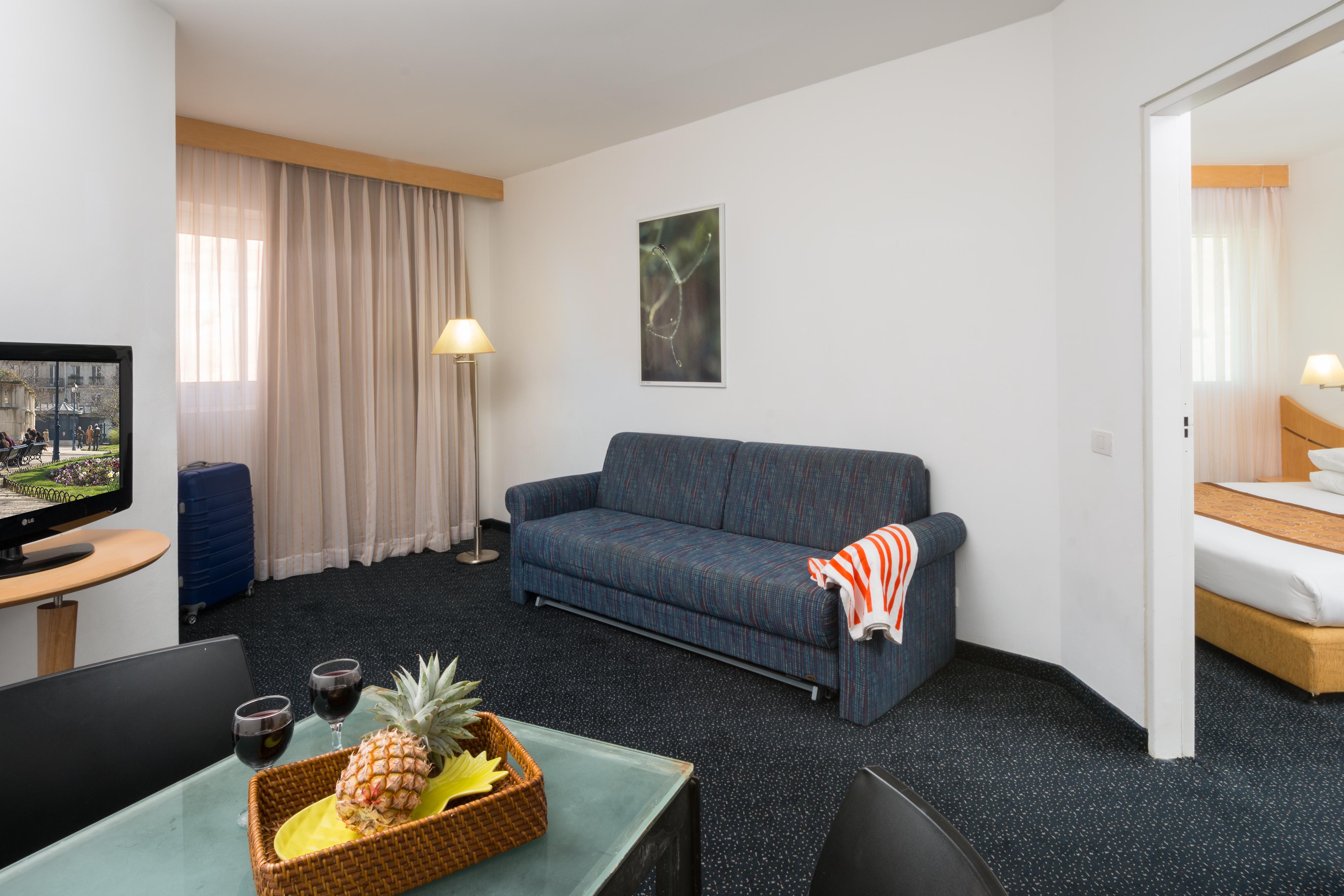 Leonardo Club Hotel Dead Sea Neve Zohar Exterior photo A typical apartment