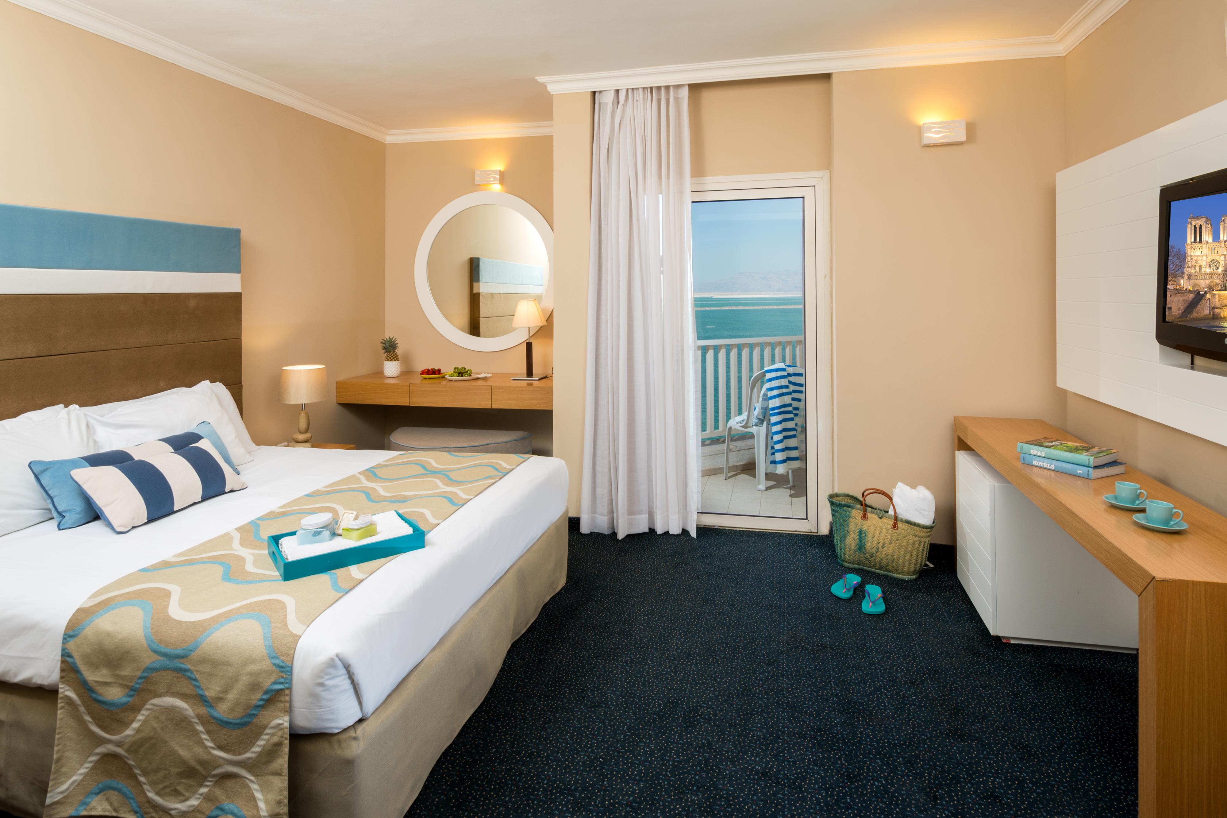 Leonardo Club Hotel Dead Sea Neve Zohar Exterior photo A room at the hotel