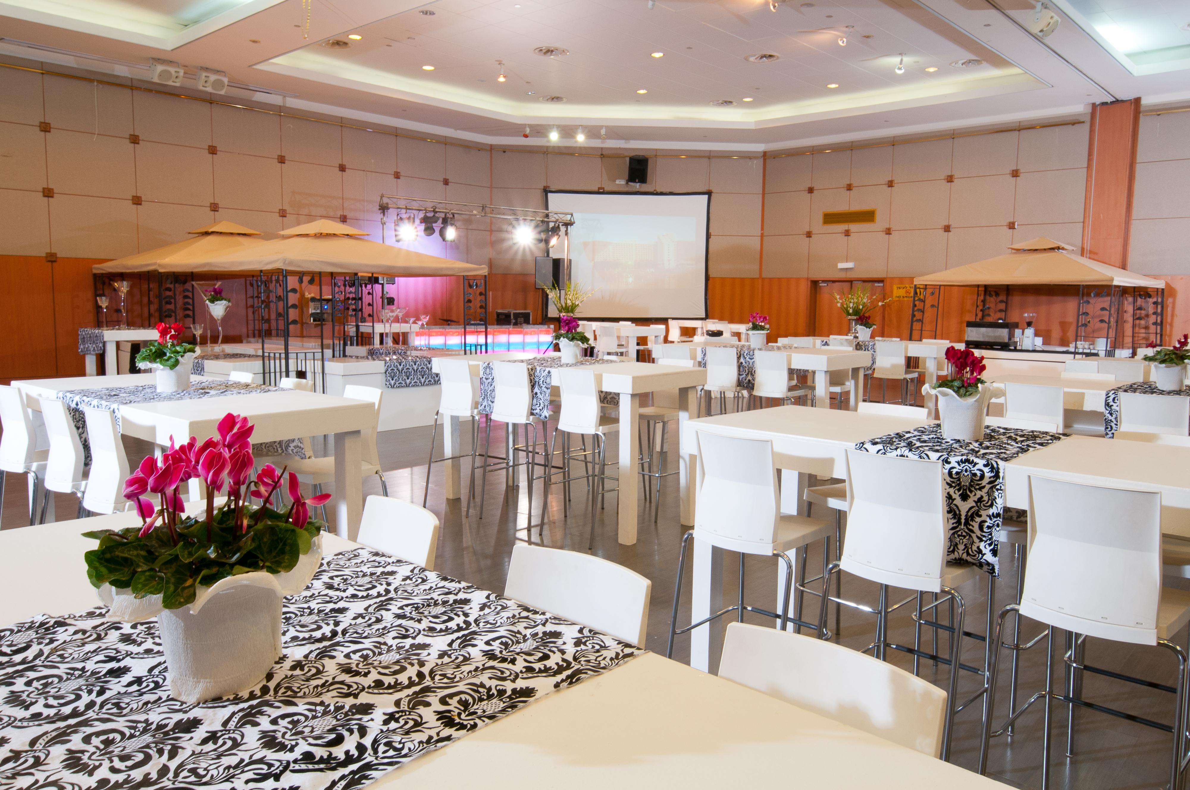 Leonardo Club Hotel Dead Sea Neve Zohar Exterior photo The interior of the Student Union