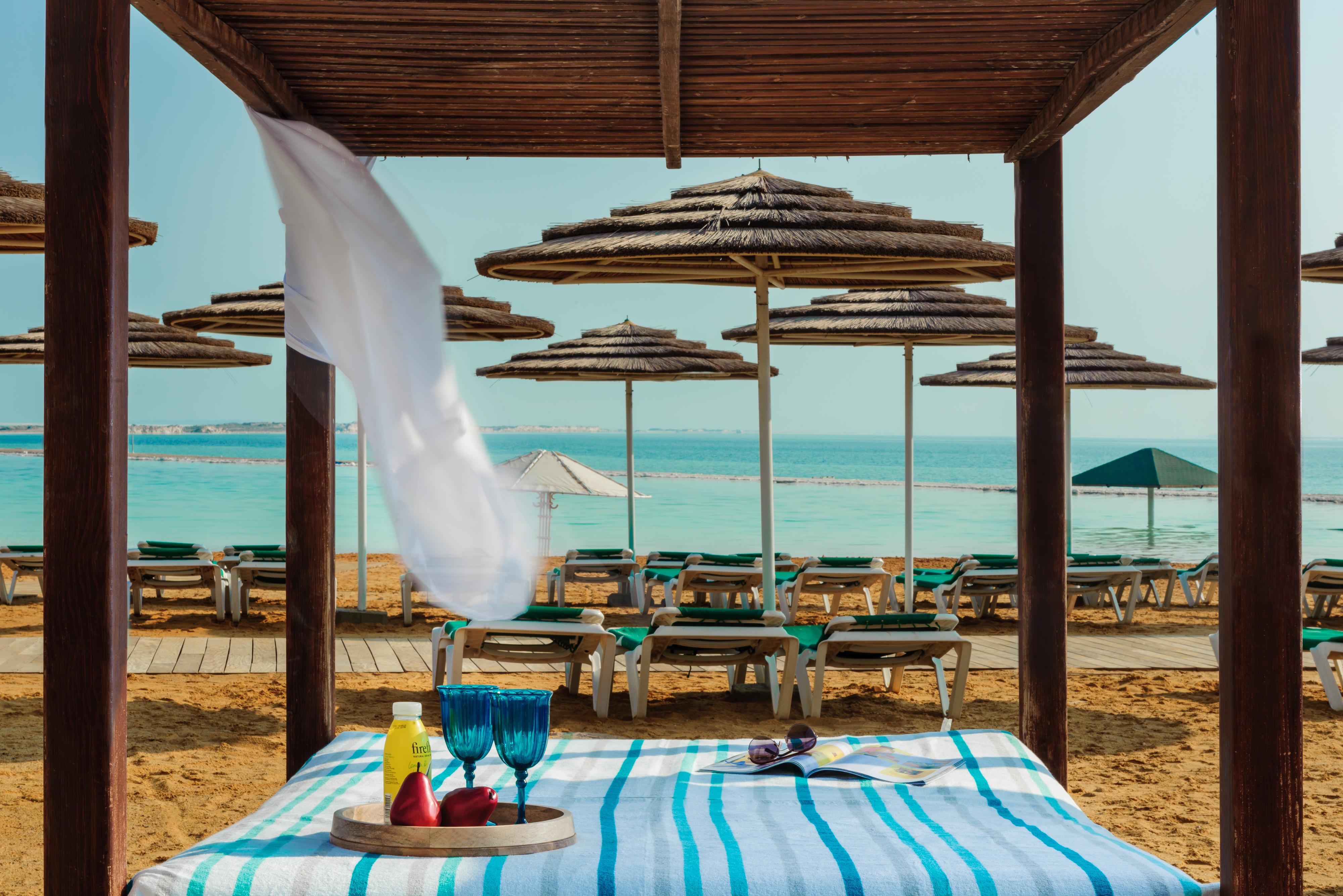 Leonardo Club Hotel Dead Sea Neve Zohar Exterior photo Dead Sea beach