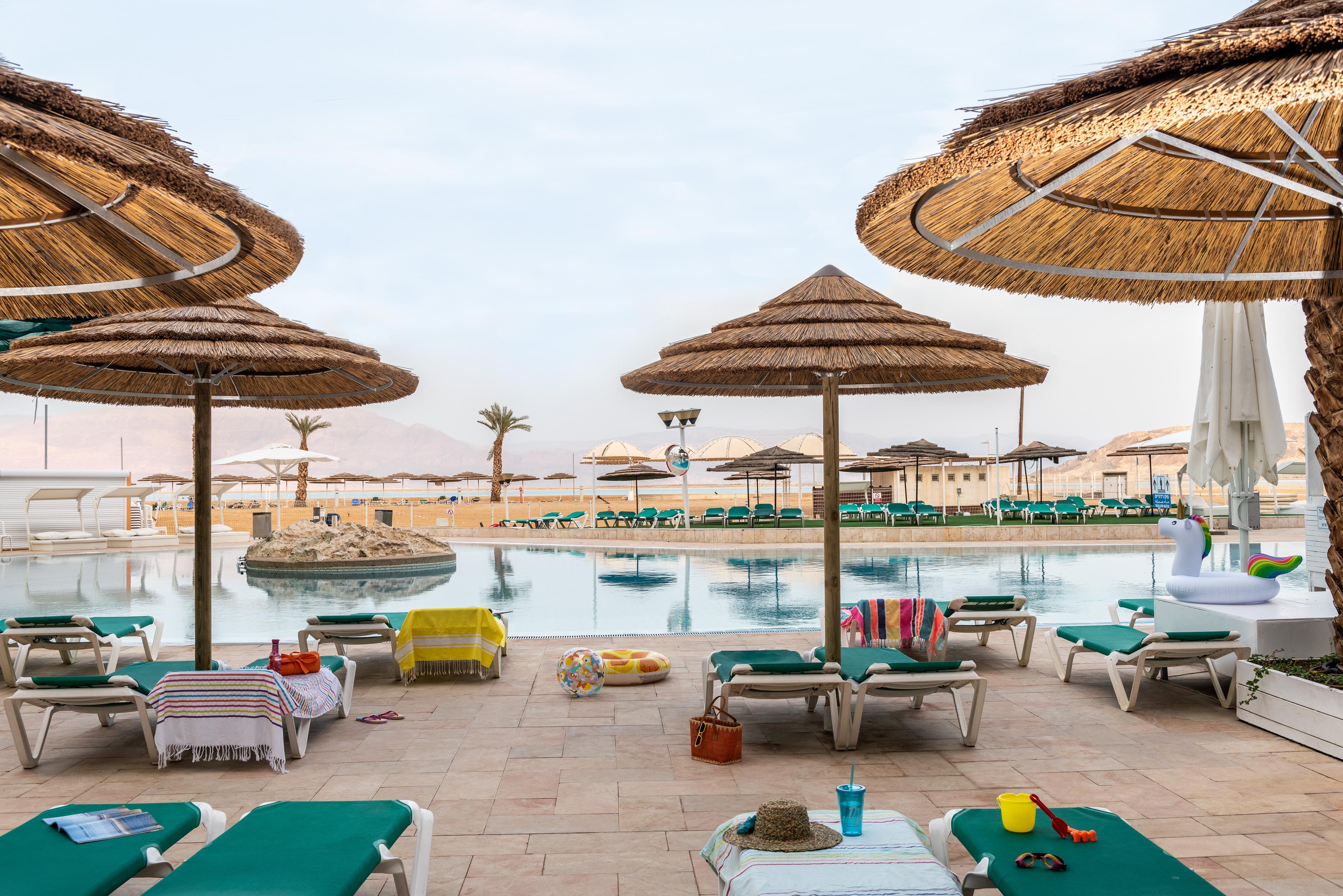 Leonardo Club Hotel Dead Sea Neve Zohar Exterior photo The pool at the Hilton Sharm El Sheikh