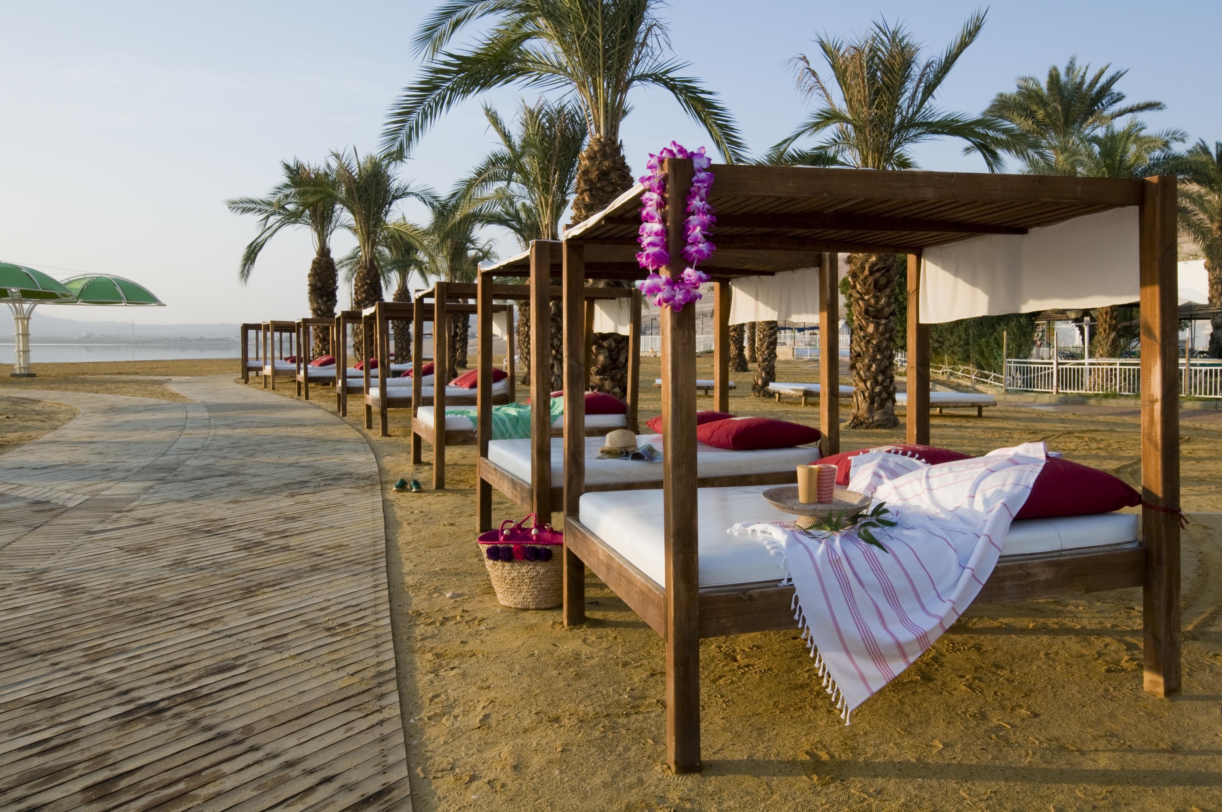 Leonardo Club Hotel Dead Sea Neve Zohar Exterior photo Beach at the Kempinski Hotel, Dead Sea