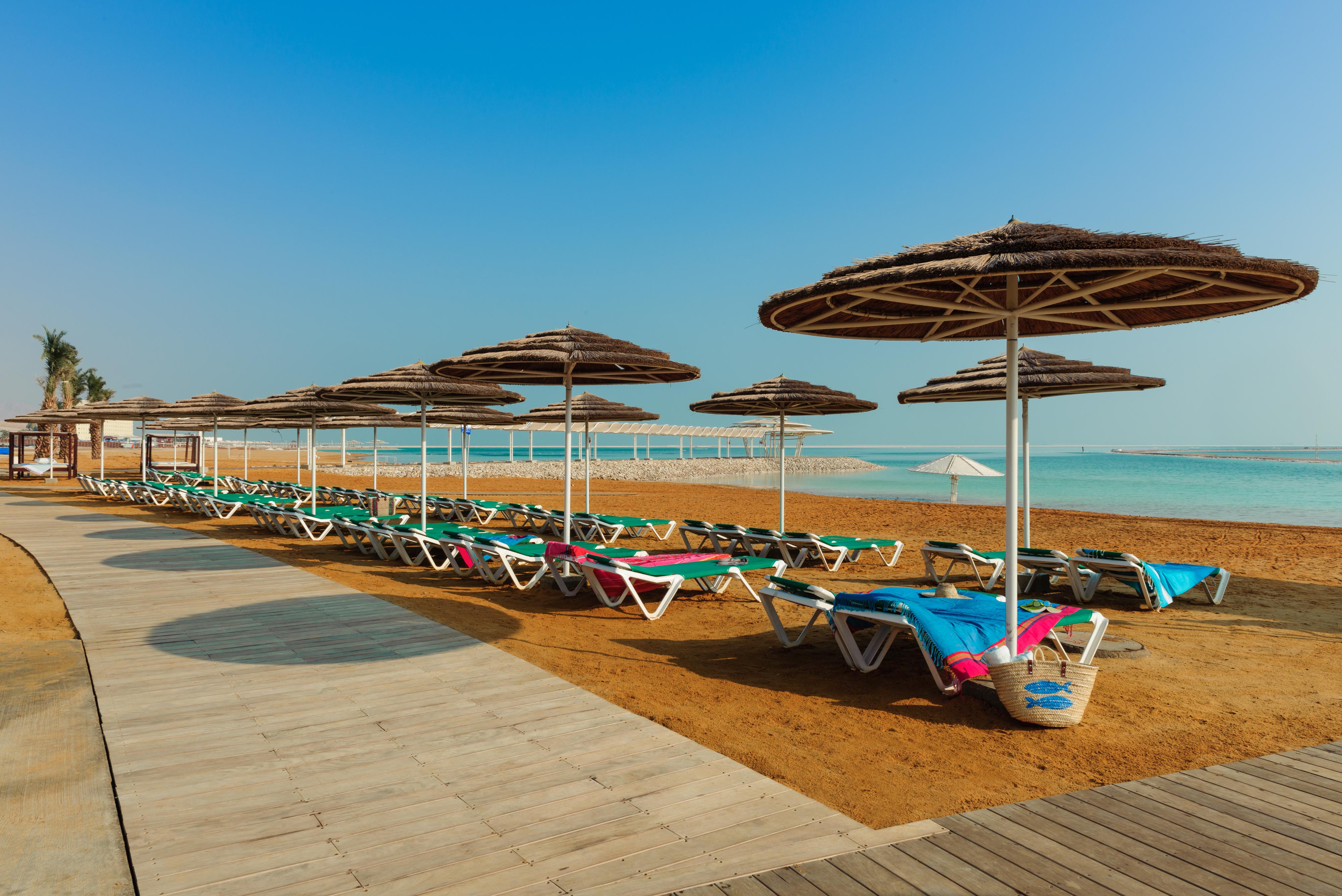 Leonardo Club Hotel Dead Sea Neve Zohar Exterior photo Dead Sea beach